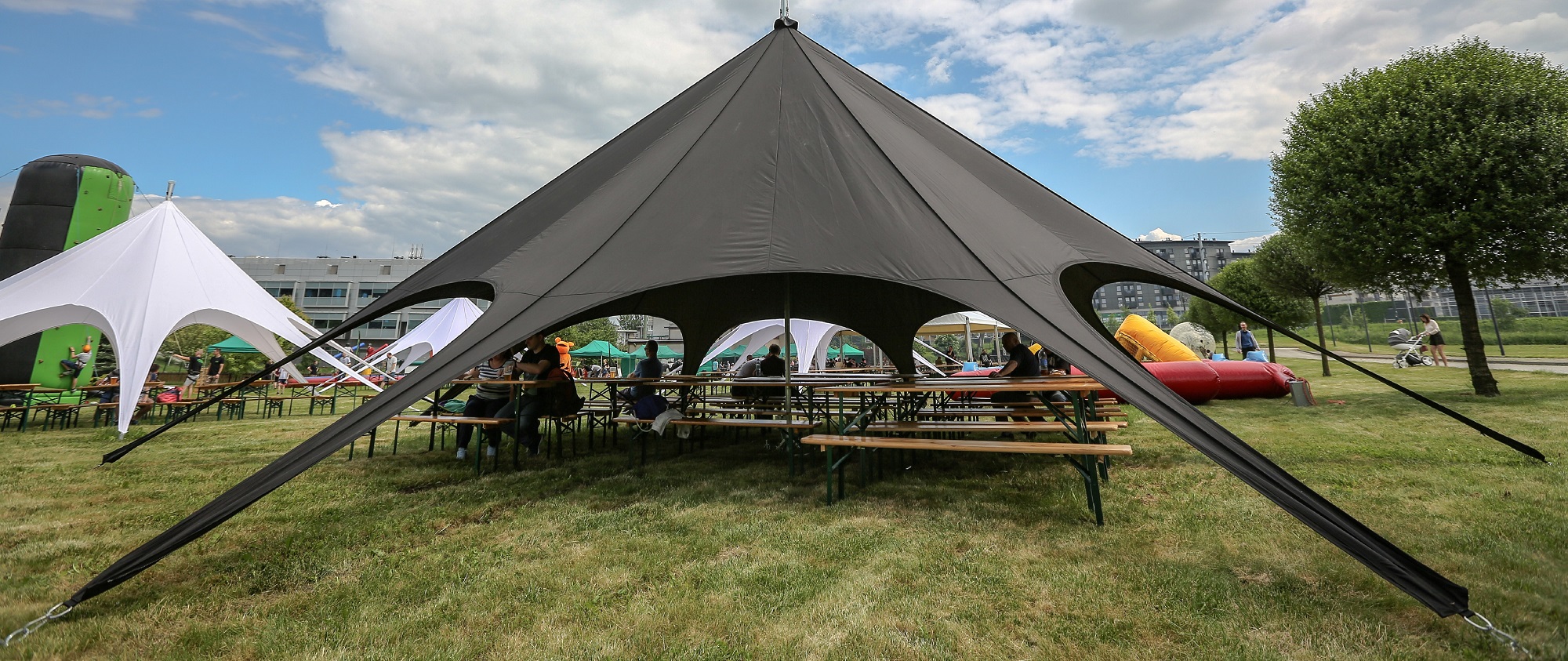 namioty ławostoły hale namiotowe pikniki firmowe imprezy.jpg